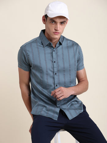 Men's Vertical Stripes Spread Collar Casual Shirts