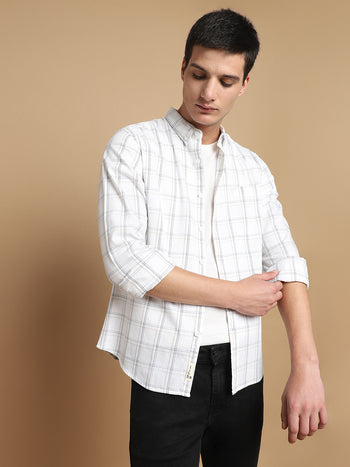 Men's Button Down Collar Slim Fit Checks White Casual Shirt
