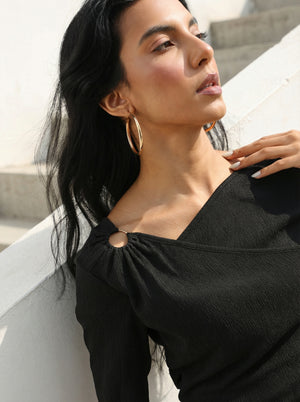 Woman Textured Slim Fit V-Neck Full Sleeves Tops