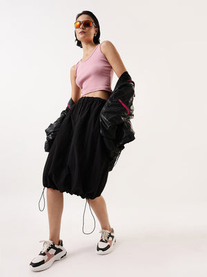 DL Woman Black Solid Knee Length Parachute Skirt