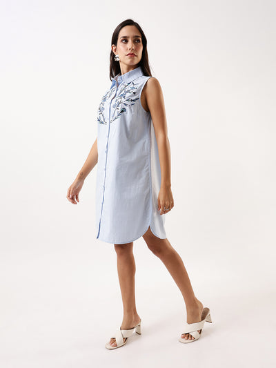 DL Woman Light Blue Embroidered Spread Collar Sleeveless Shirt Dress