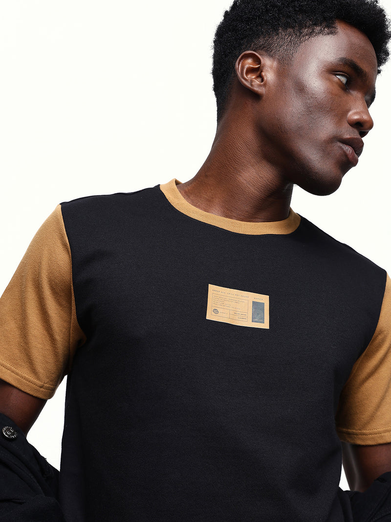 Men's Colourblocked Round Neck Half Sleeves Relaxed Fit T-shirt
