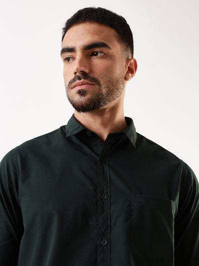 Men Bottle Green Solid Spread Collar Full Sleeves Regular Fit Casual Shirt