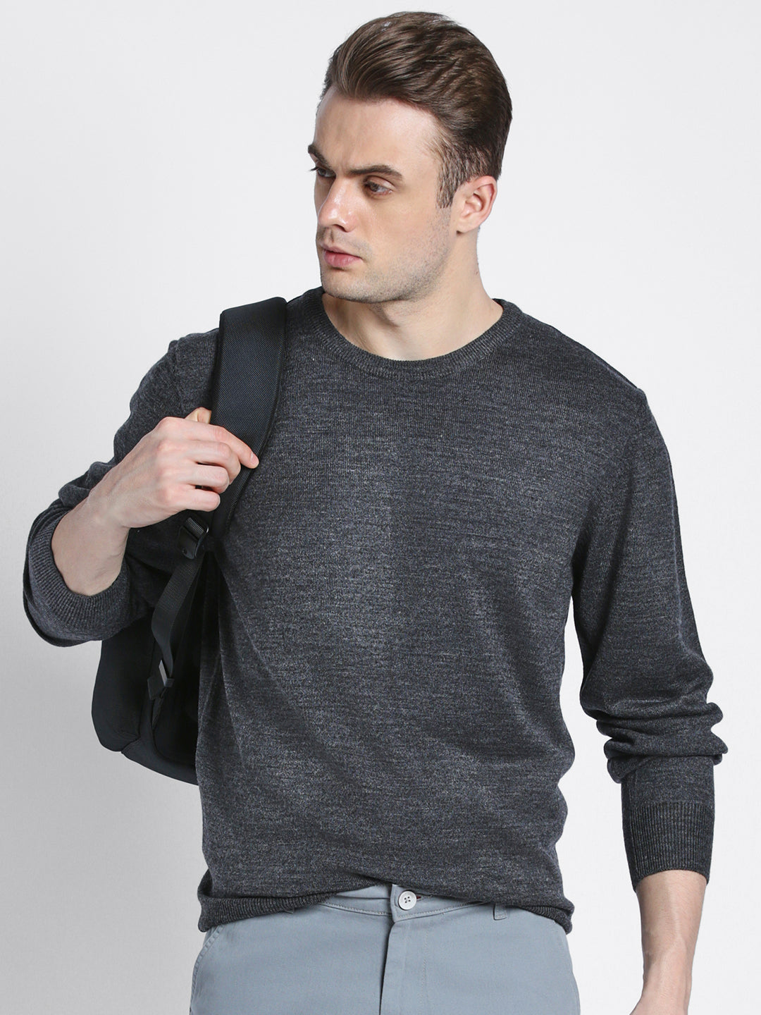 Men's Grey Solid Round neck pullover sweater