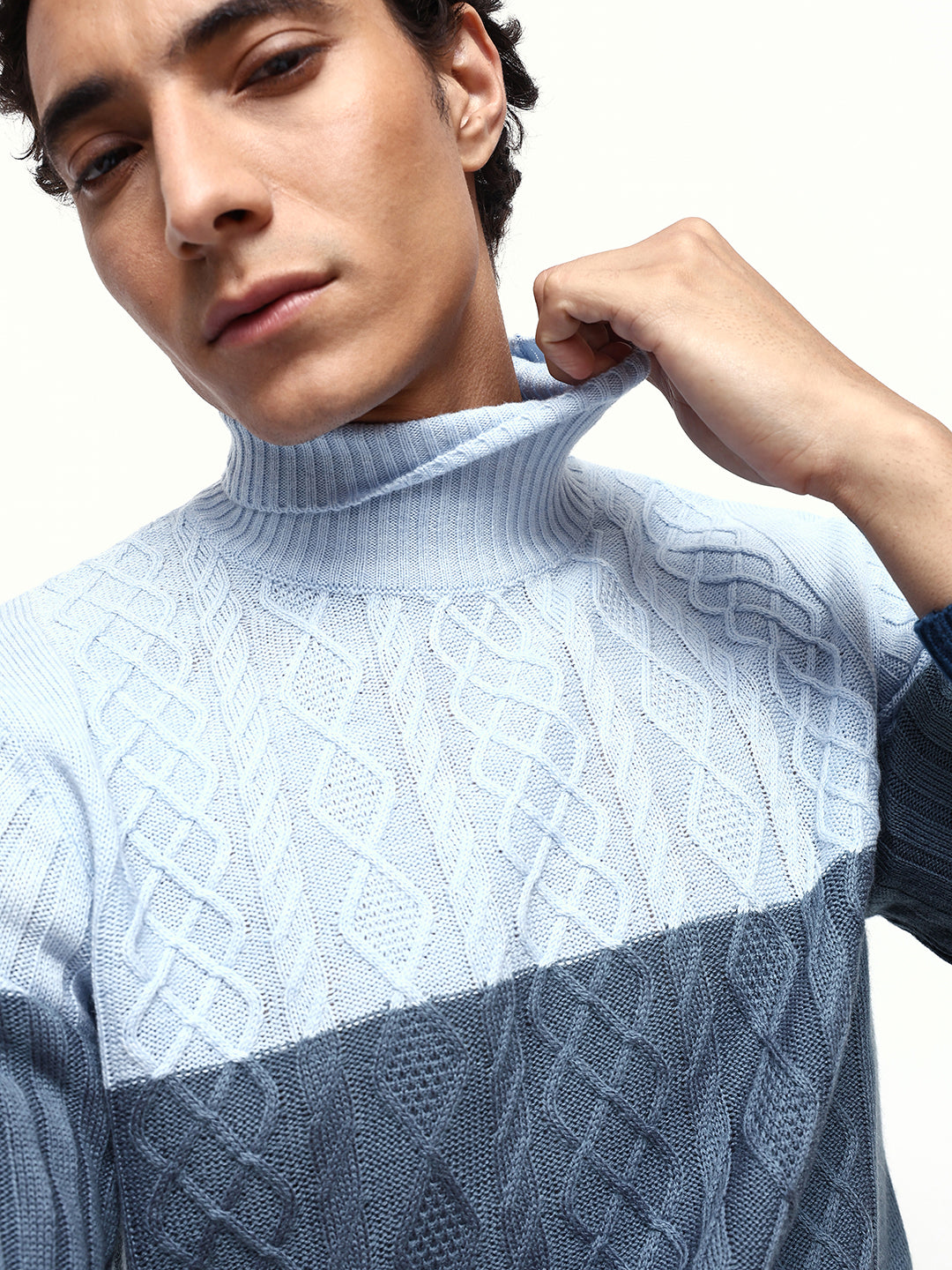 Men's Colourblocked Cable Knit Turtle Neck Pullover Sweater