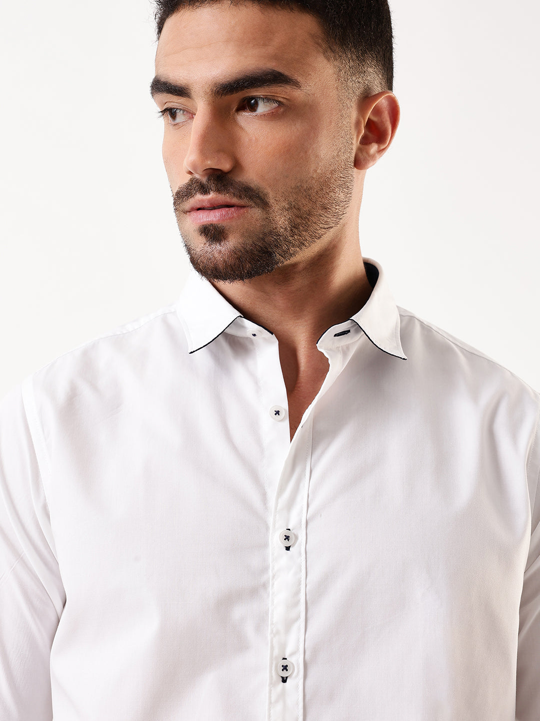 Men White Solid Spread Collar Full Sleeves Regular Fit Casual Shirt