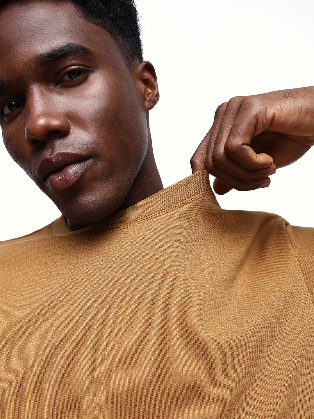 Men's Solid Round Neck Half Sleeves Relaxed Fit T-shirt
