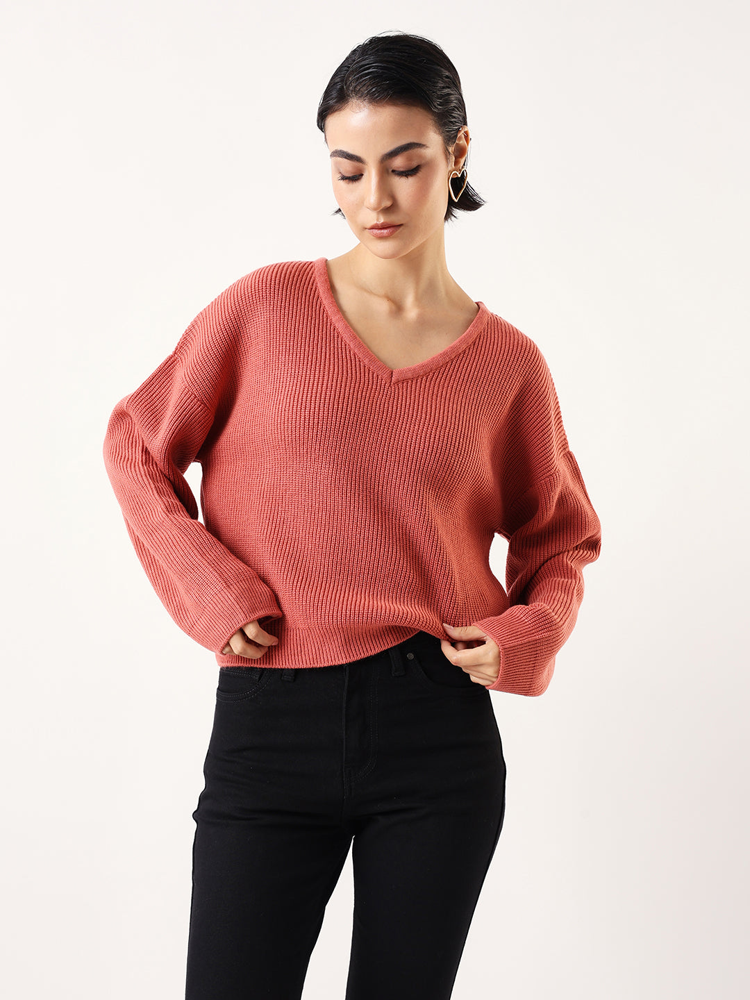 DL Woman Coral Solid V- Neck Sweater