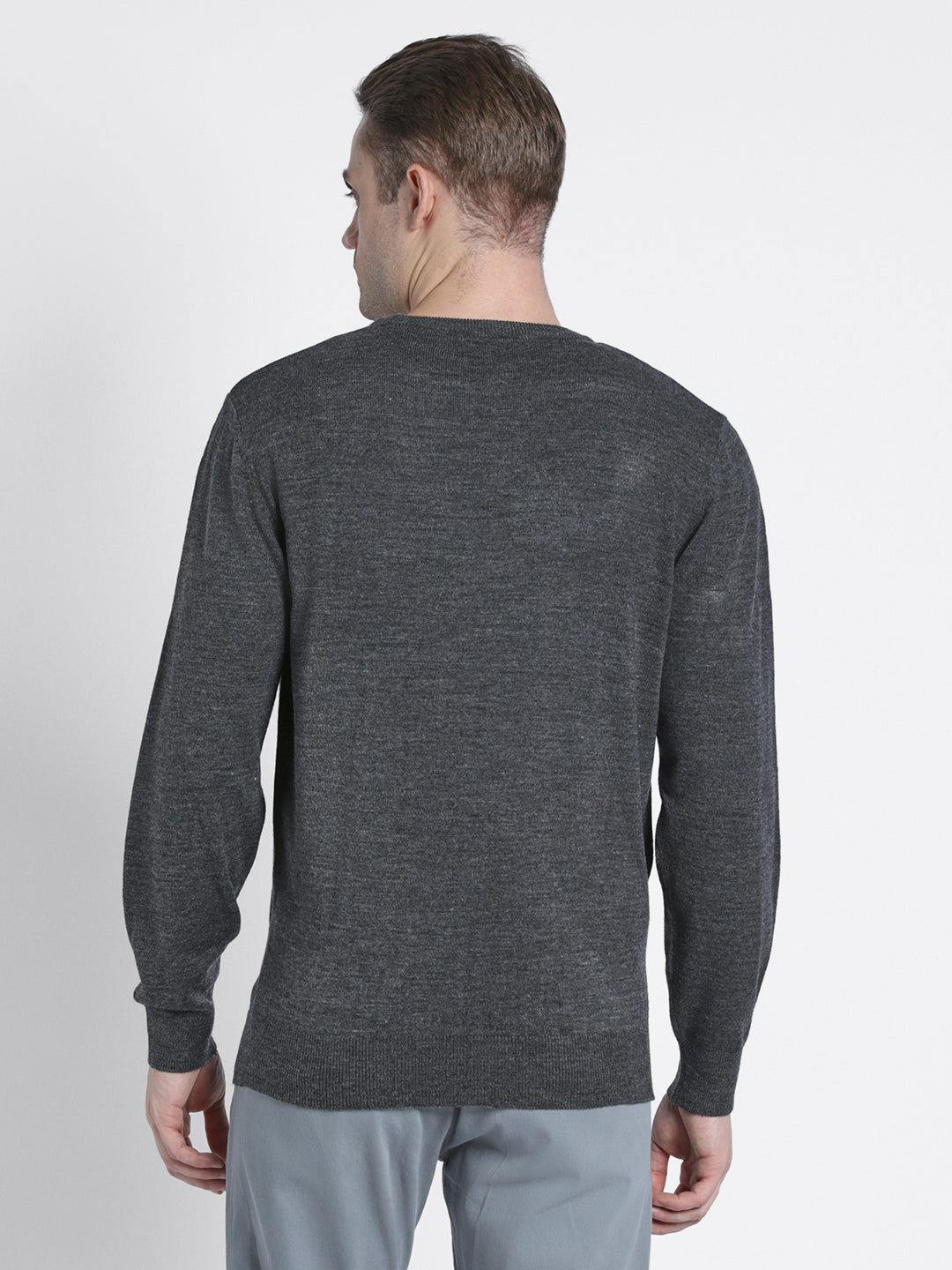 Men's Grey Solid Round neck pullover sweater