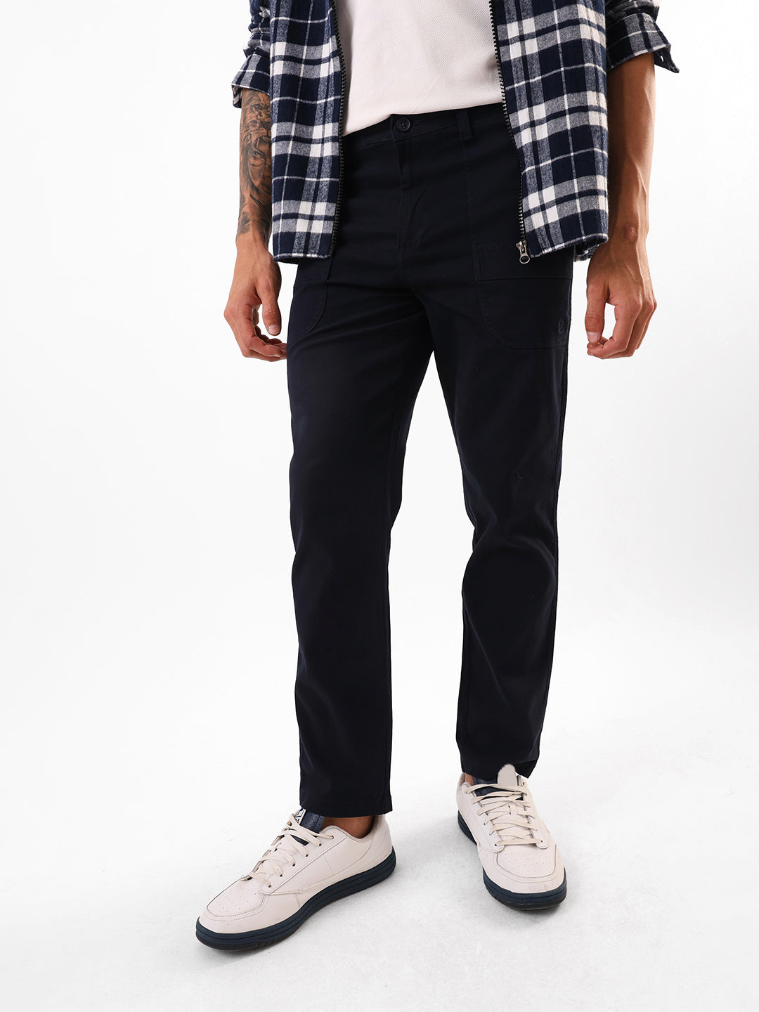 Men's Navy Solid Cotton Relaxed Fit Mid-Rise Cargo Trousers
