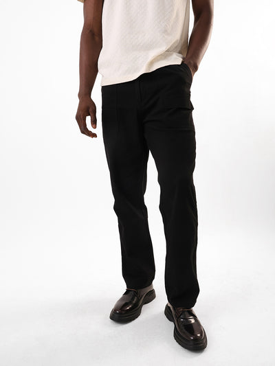Men's Balck Solid Cotton Relaxed Fit Mid-Rise Cargo Trousers