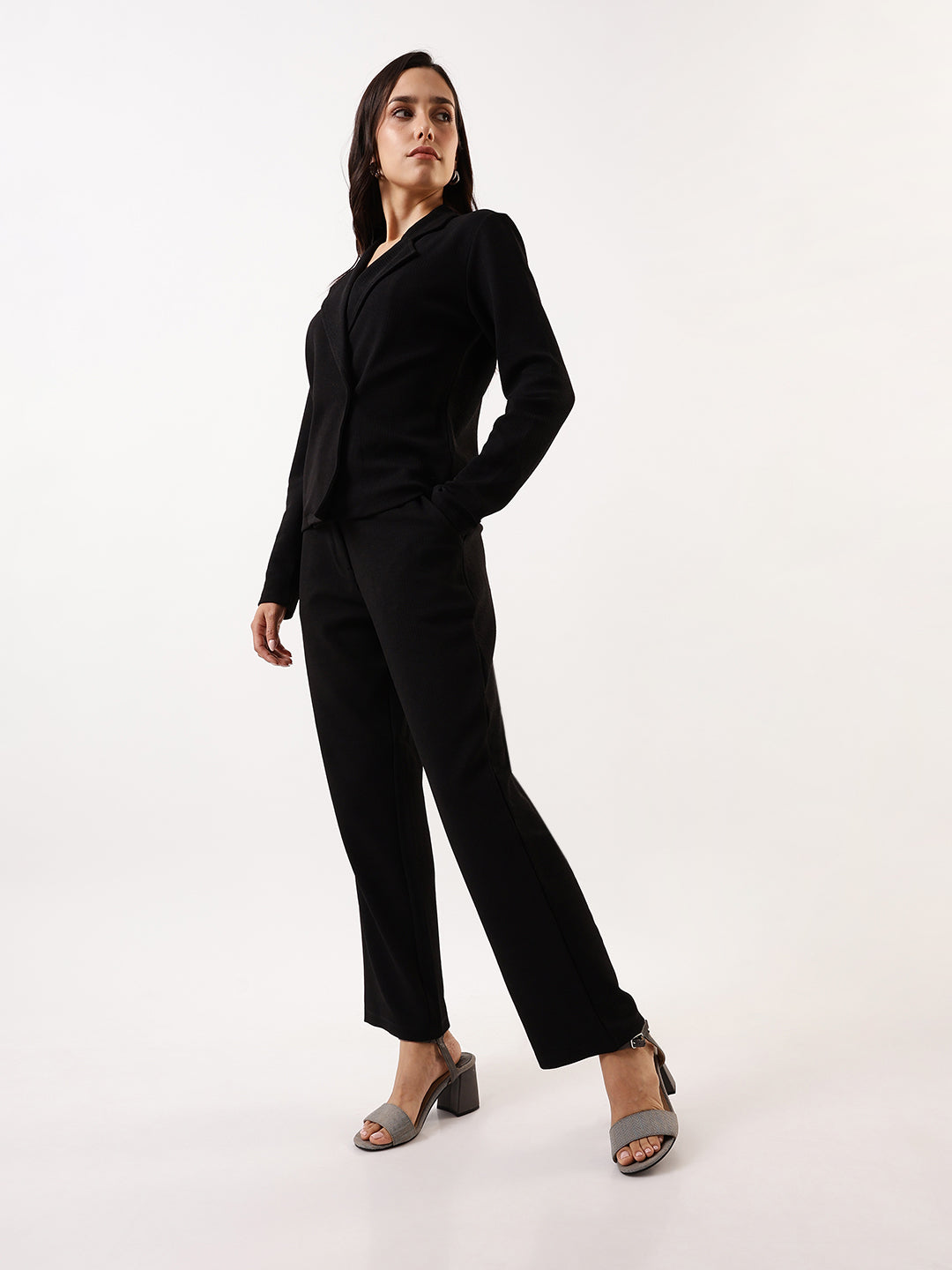 DL Woman Solid Blazer and Trousers Co-ords Set