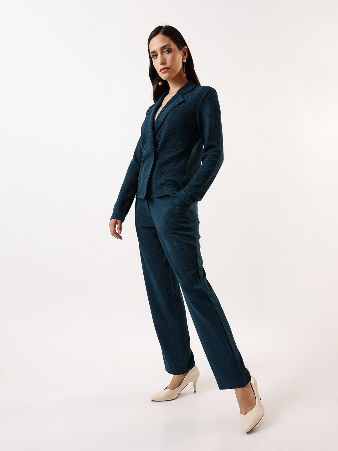 DL Woman Solid Blazer and Trousers Co-ords Set