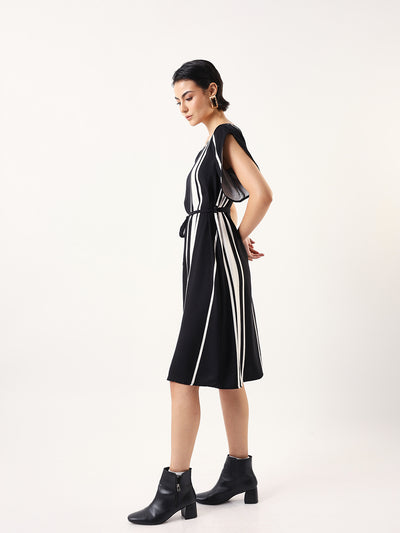 DL Woman Striped Round Neck Knee Length Dress With Petal Sleeves