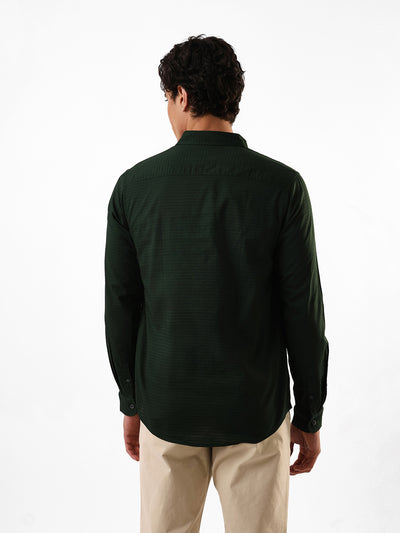 Men's Green Solid Textured Spread Collar Regular Fit Casual Shirt