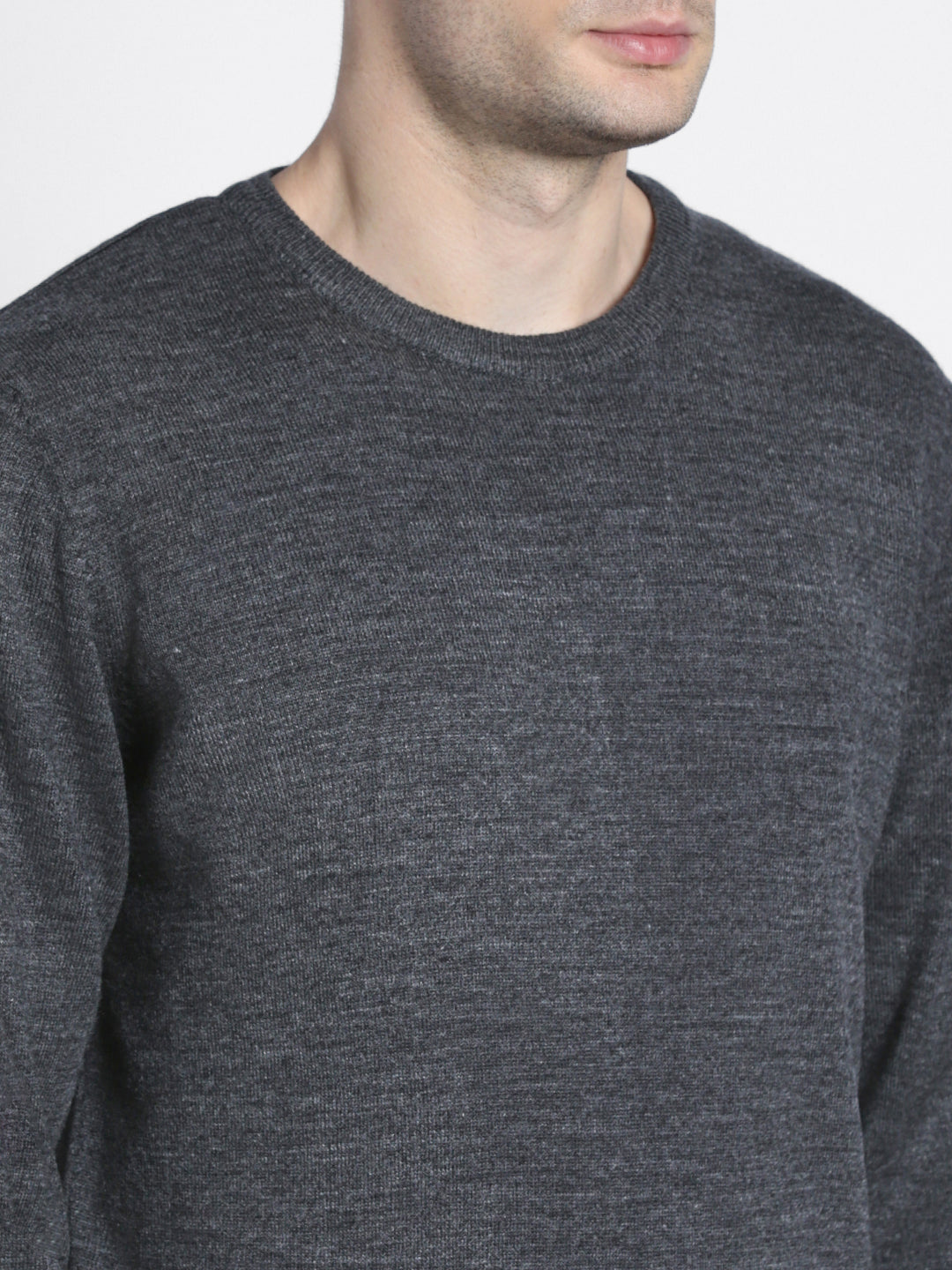 Men's Grey Solid Round neck pullover sweater