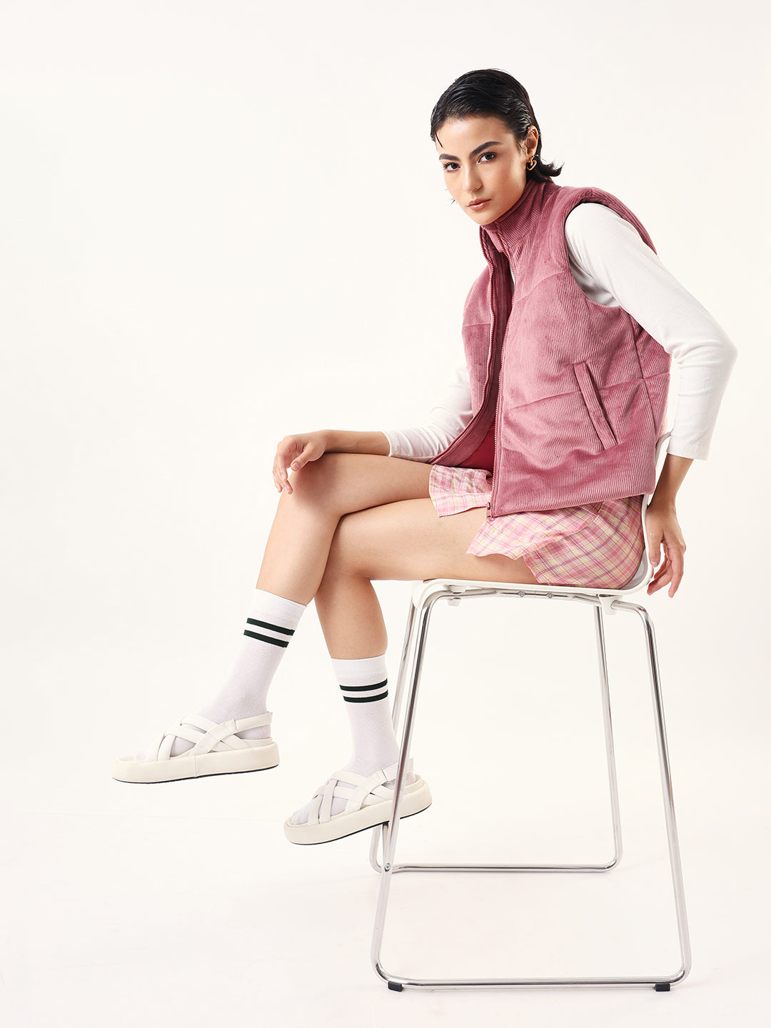 DL Woman Solid Stand Collar Sleeveless Velvet Jacket