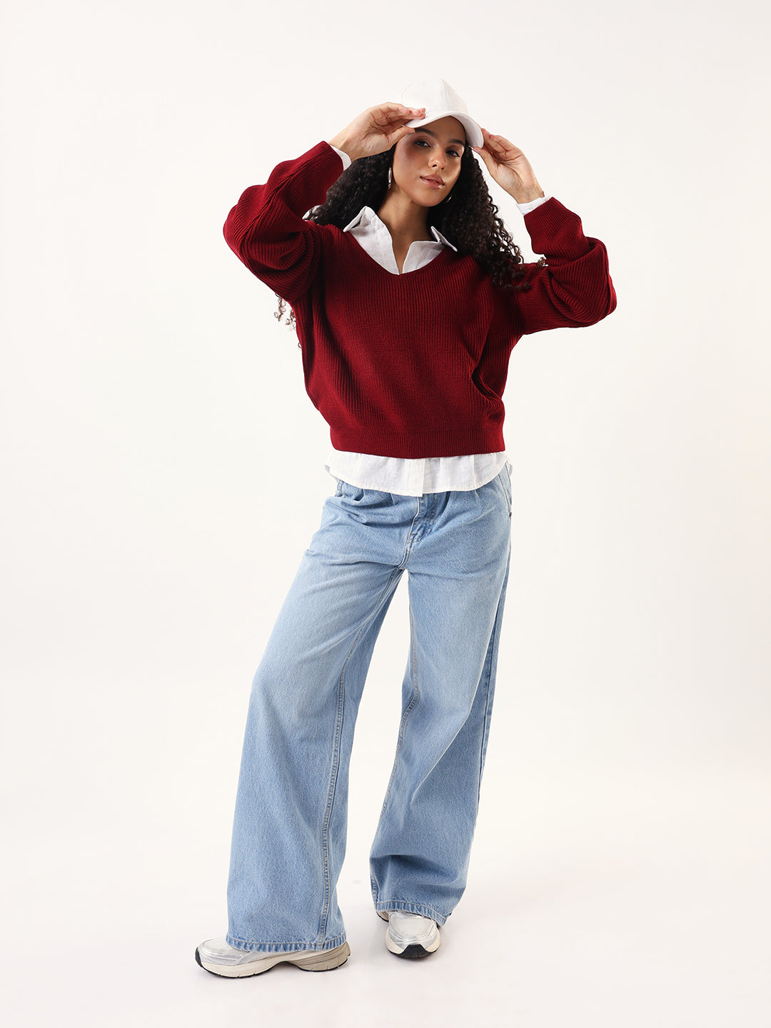 DL Woman Maroon Solid V- Neck Sweater