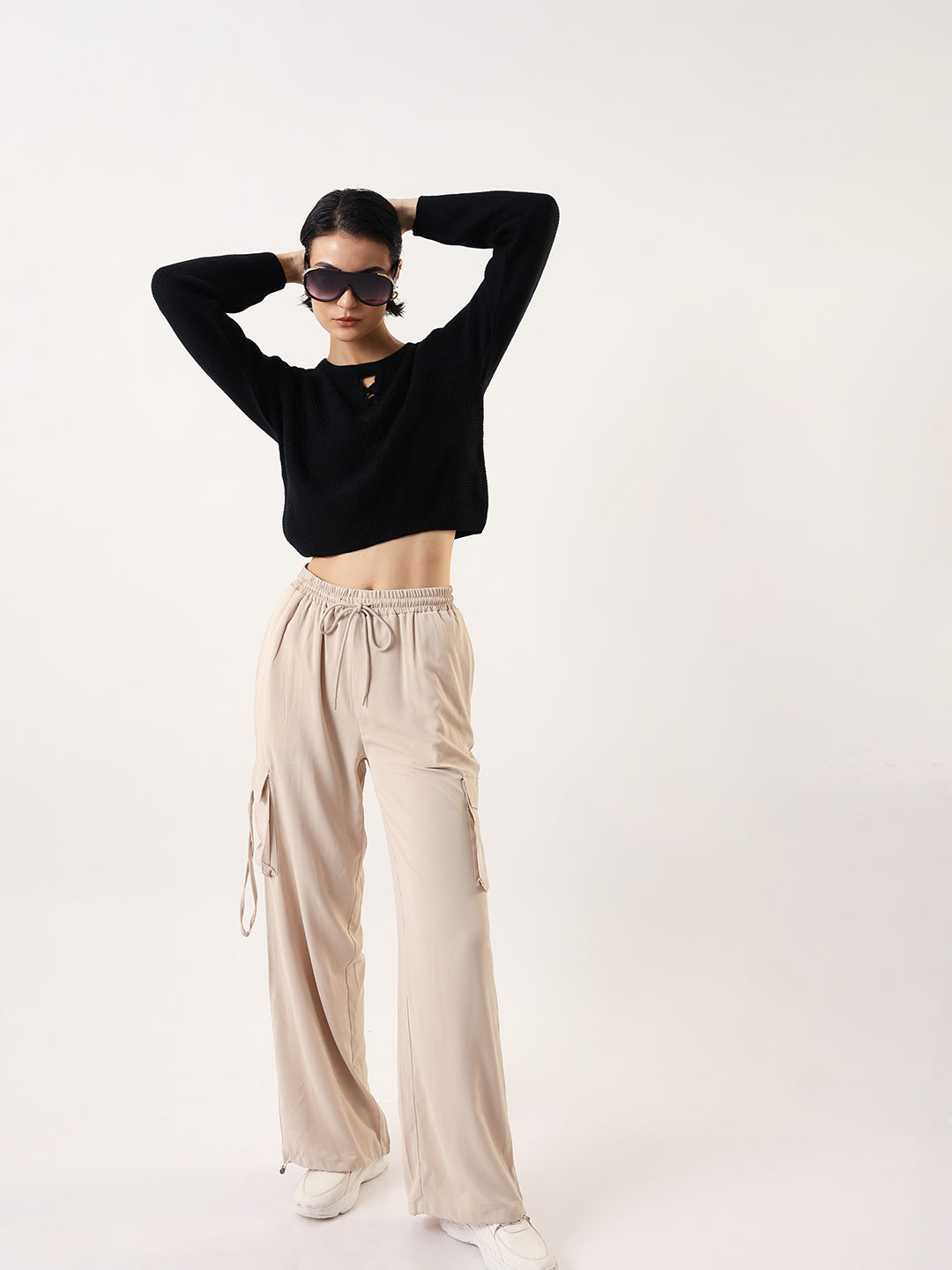 DL Woman Solid Round Neck Full Sleeves Cable Knit Sweater