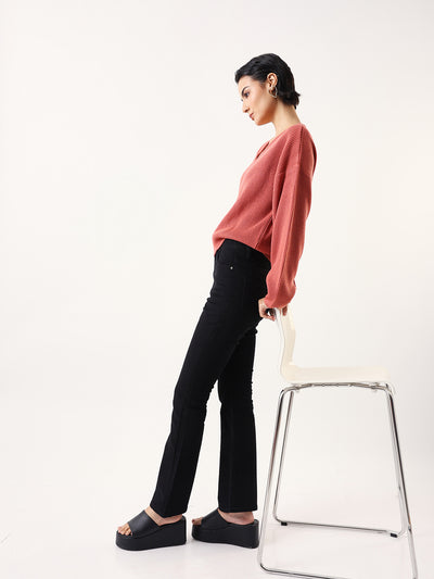 DL Woman Coral Solid V- Neck Sweater
