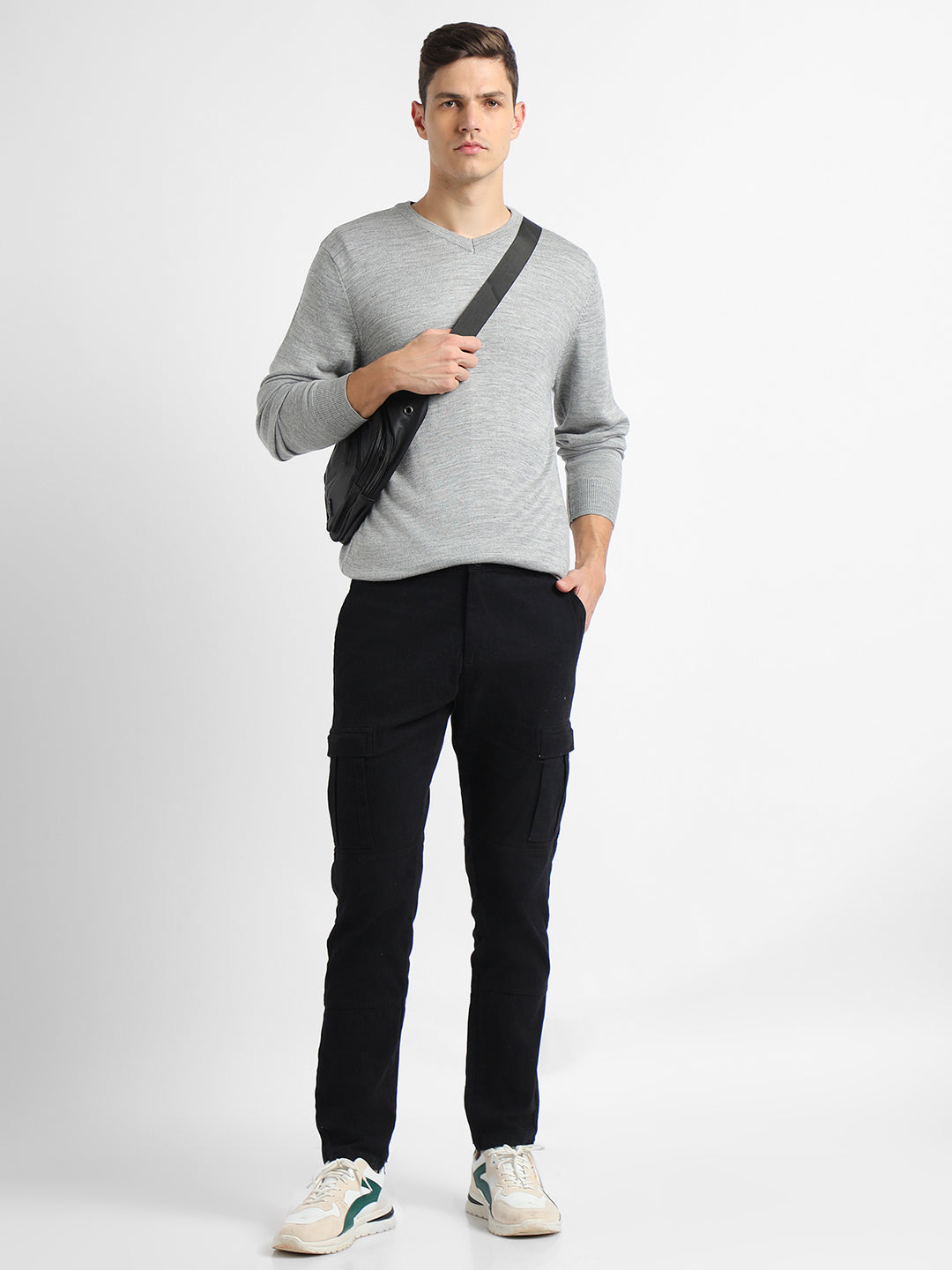 Men's Solid V-Neck Pullover Sweater