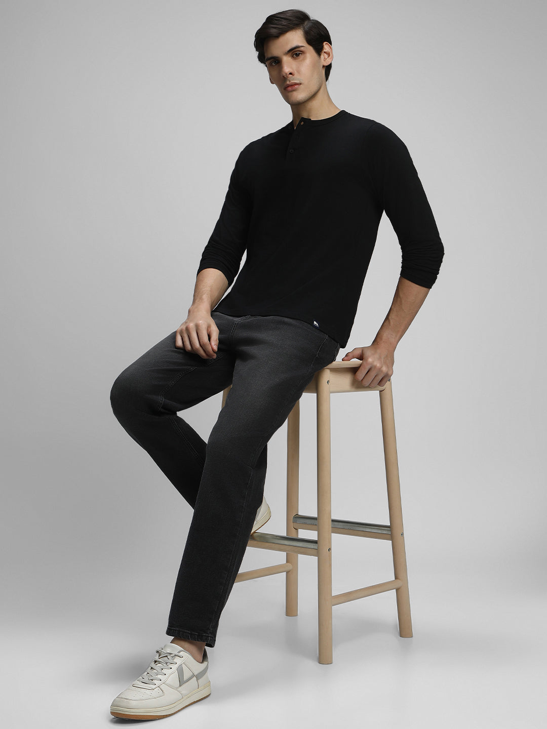 Men's Black Solid Full Sleeves Henley neck Casual T-Shirt