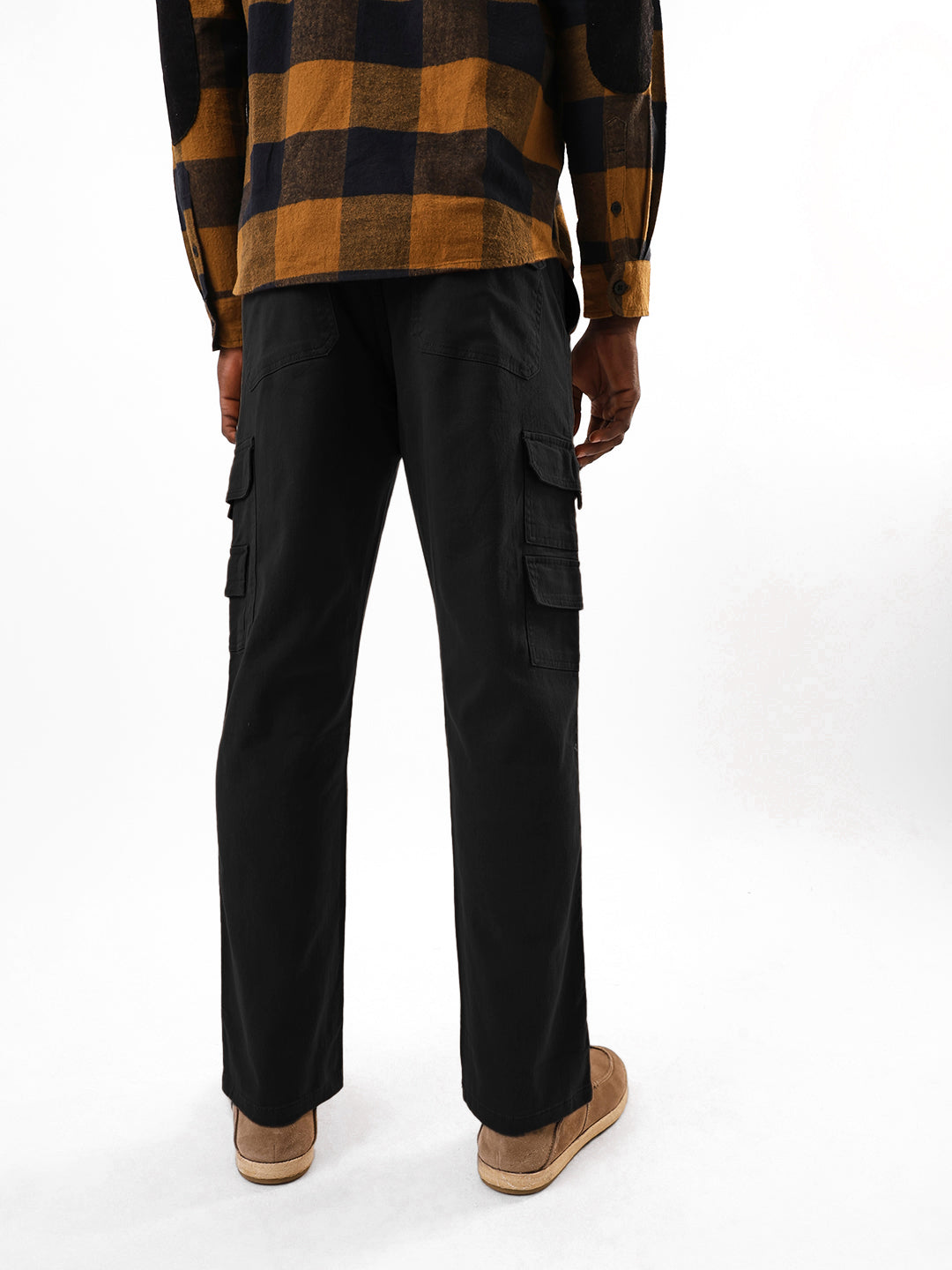 Men's Black Solid Cotton Relaxed Fit Mid-Rise Cargo Trousers