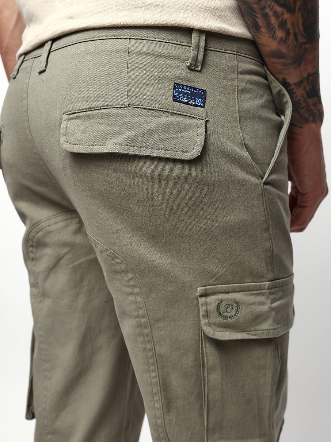 Men's Solid Cotton Relaxed Fit Cargo Trousers