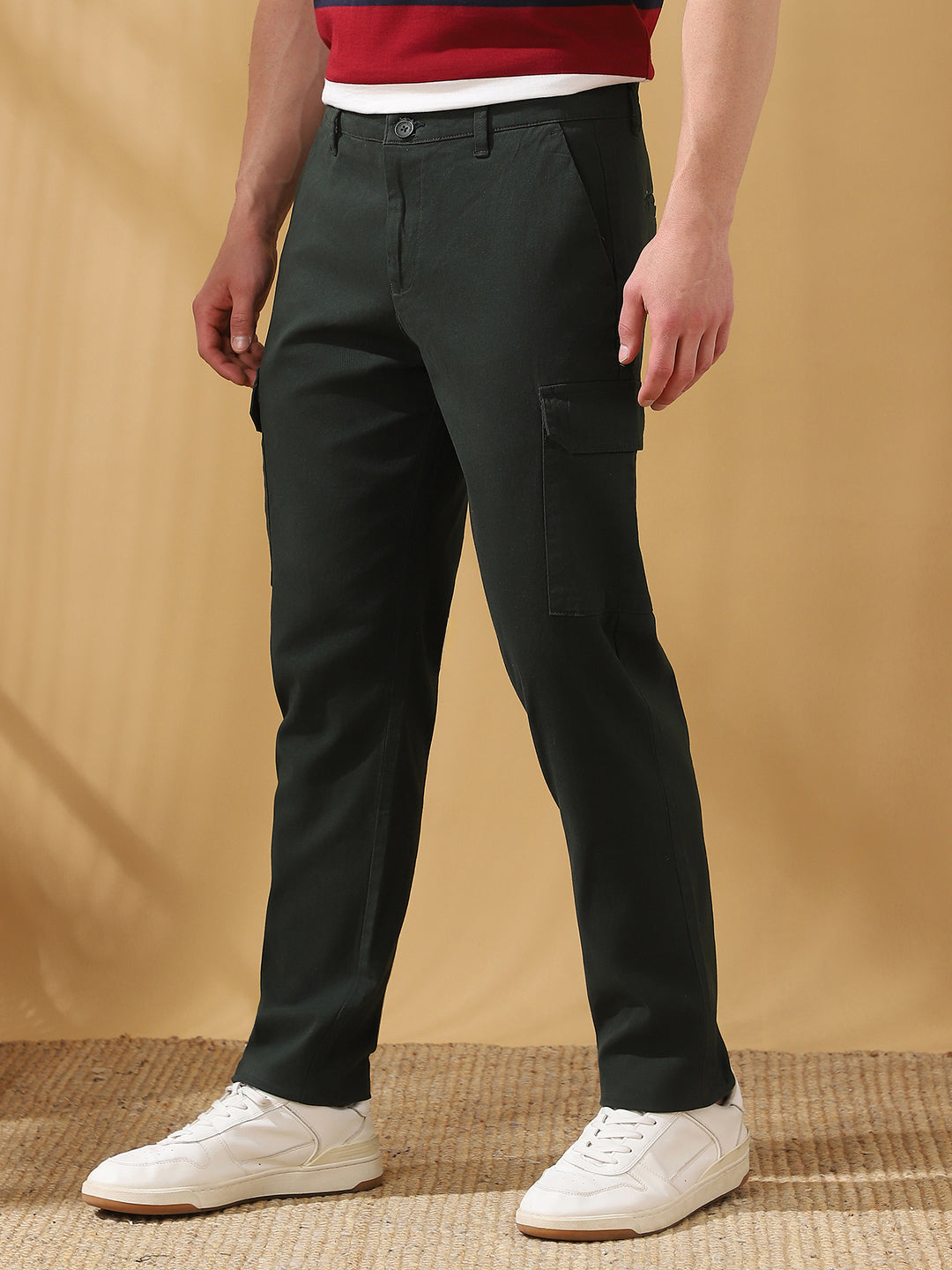 Men Solid Straight Fit Cargo Trousers