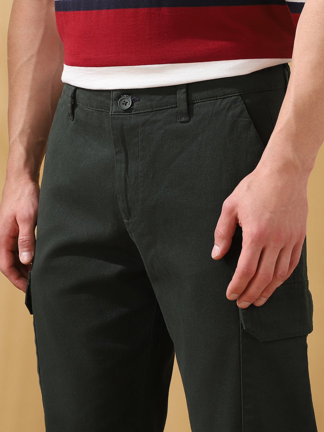 Men Solid Straight Fit Cargo Trousers