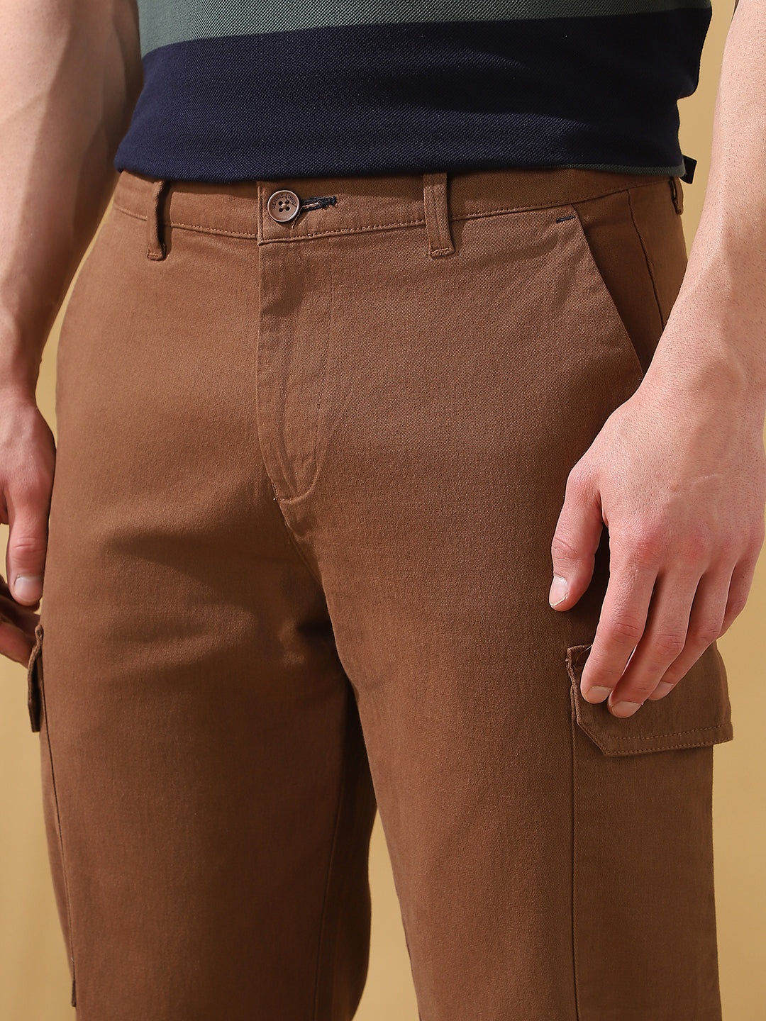 Men Solid Straight Fit Cargo Trousers