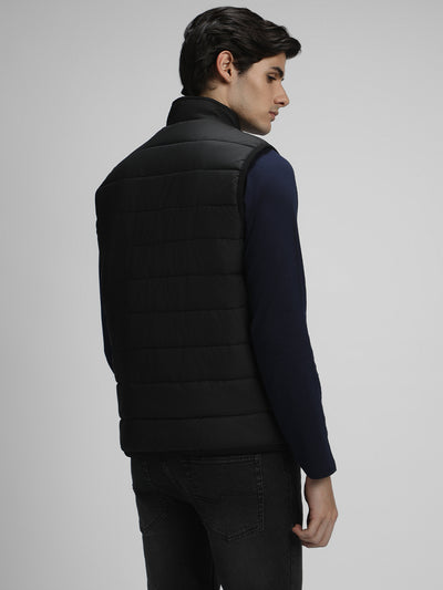Men's Mock Collar Regular Fit Solid Sleeveless Quilted Black Jacket