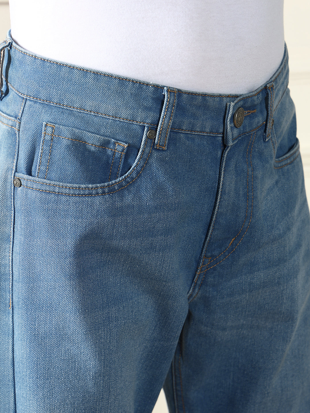 Men's Light Blue Relaxed Fit Mid-Rise Medium Shade Clean Look Jeans