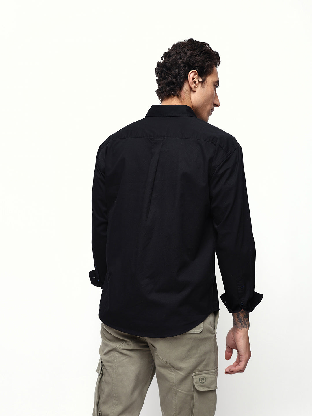 Men's Solid Spread Collar Full Sleeves Relaxed Fit Casual Shirt