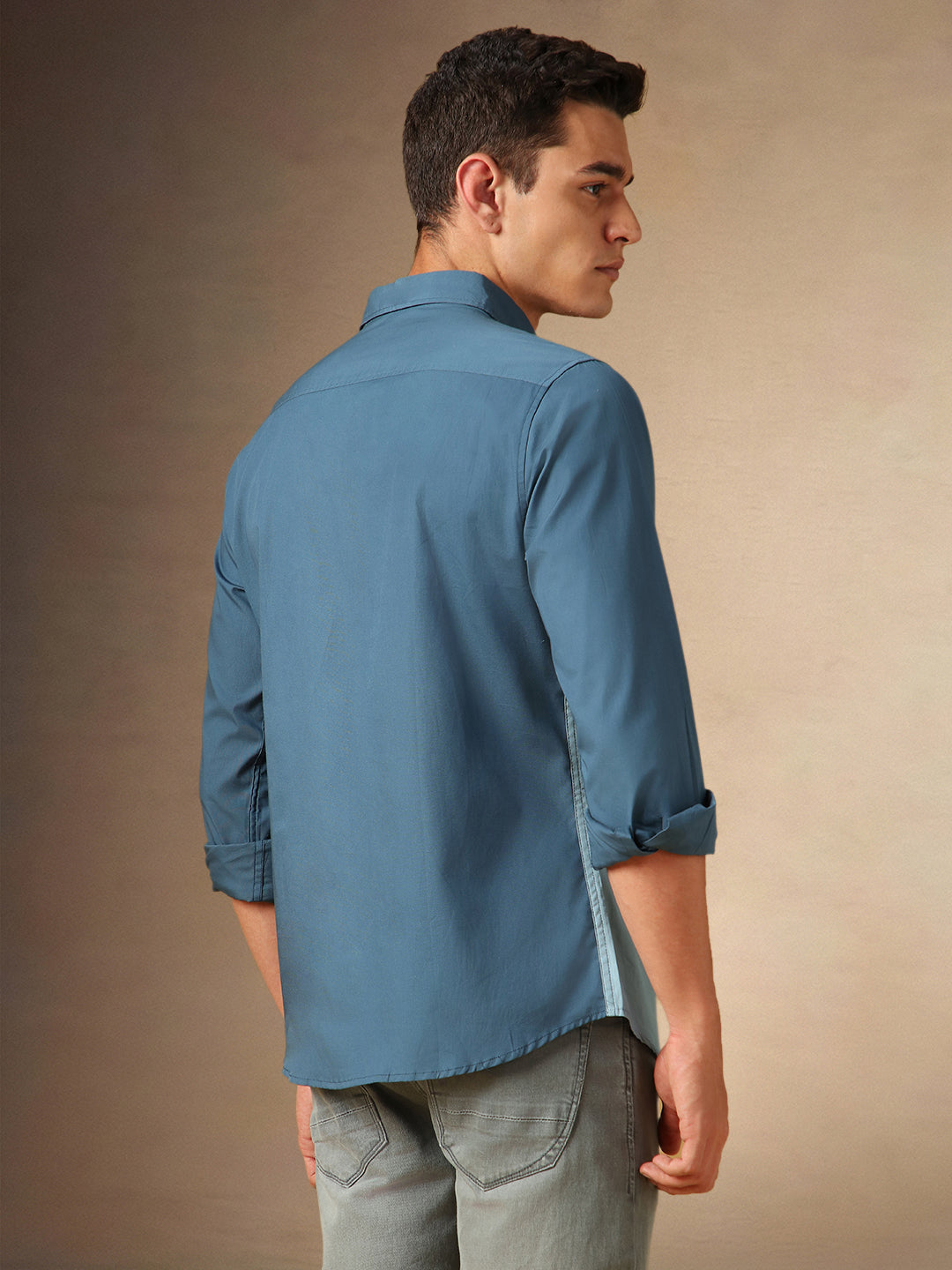 Men's Denim Blue Colourblocked Spread Collar Full Sleeves Casual Shirt