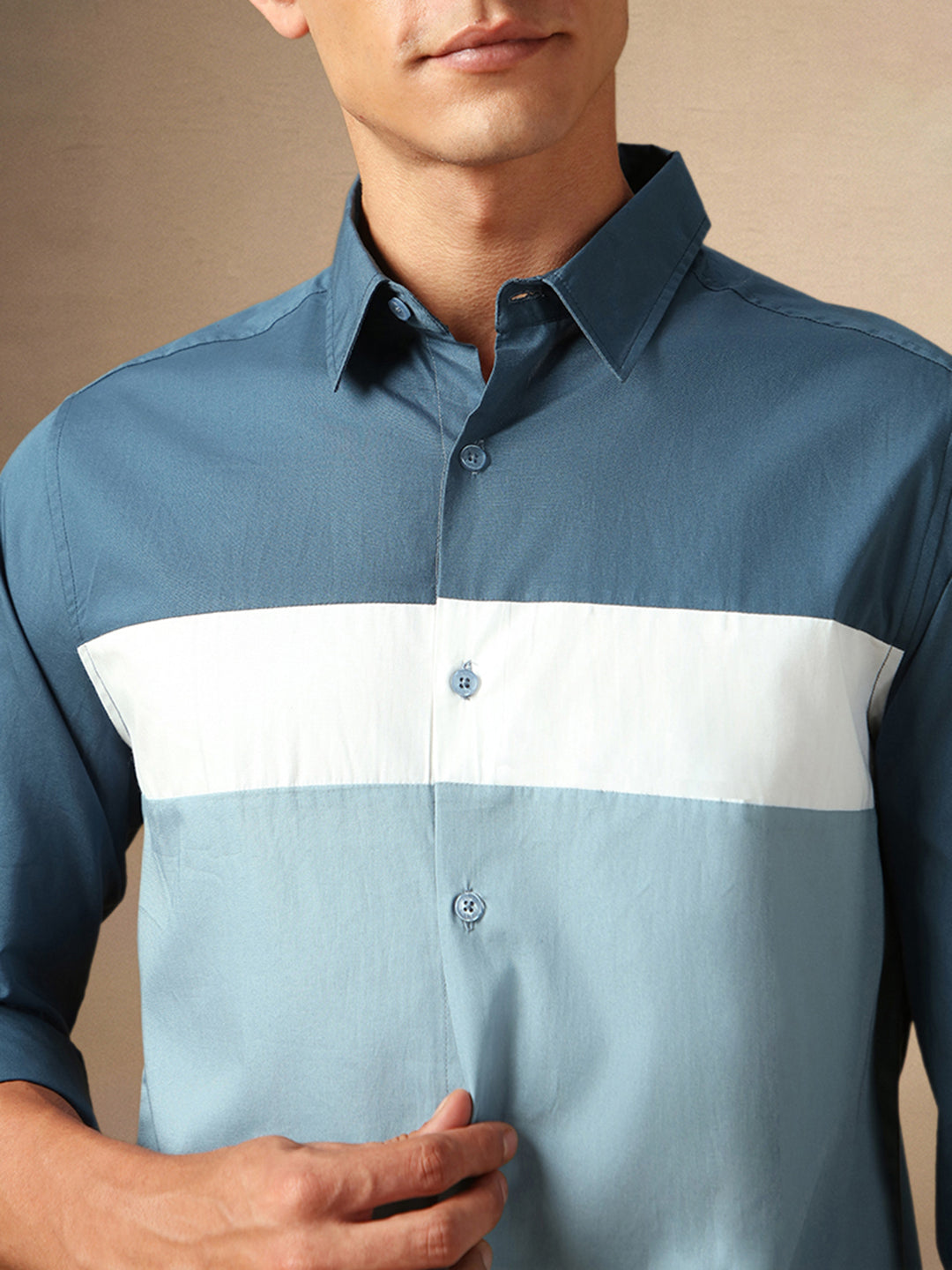 Men's Denim Blue Colourblocked Spread Collar Full Sleeves Casual Shirt