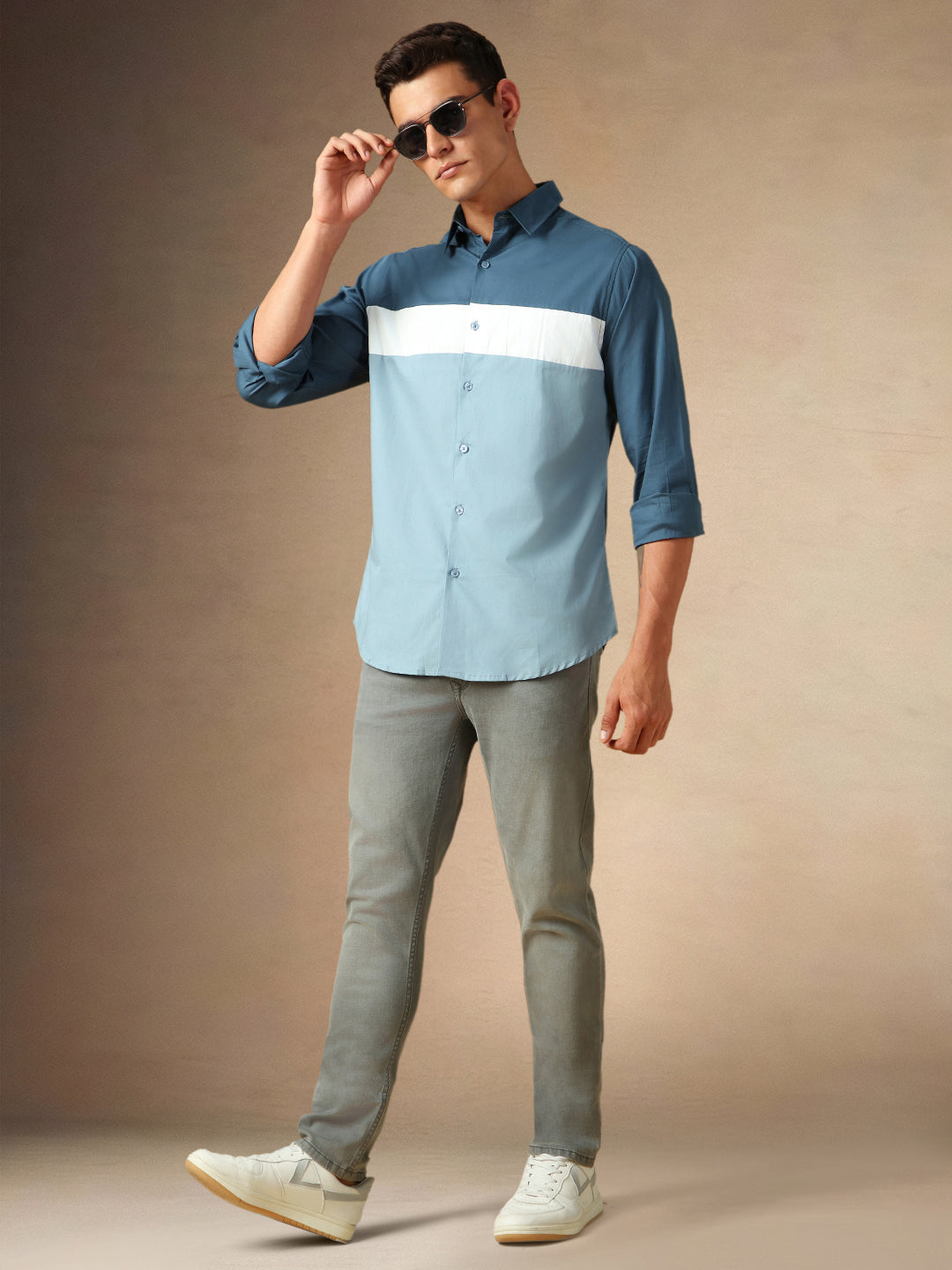 Men's Denim Blue Colourblocked Spread Collar Full Sleeves Casual Shirt