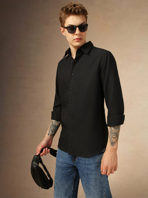 Men's Black Textured Spread Collar Full Sleeves Casual Shirt