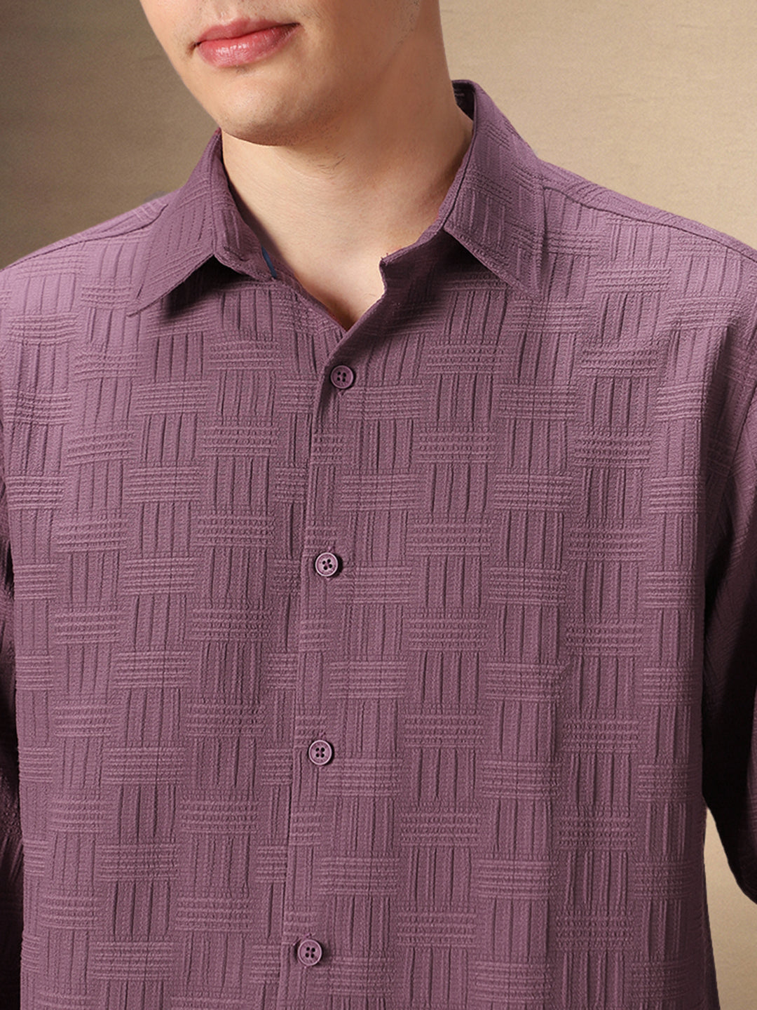 Men's Solid Purple Textured Full Sleeves Spread Collar Casual Shirt