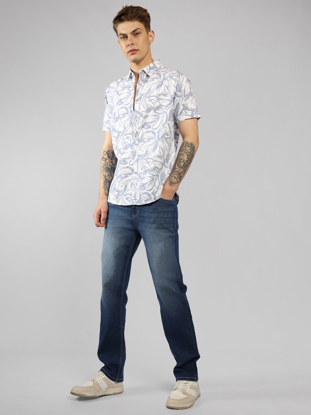 Men's Blue Floral Print Spread Collar Short Sleeves Relaxed Fit Casual Shirt