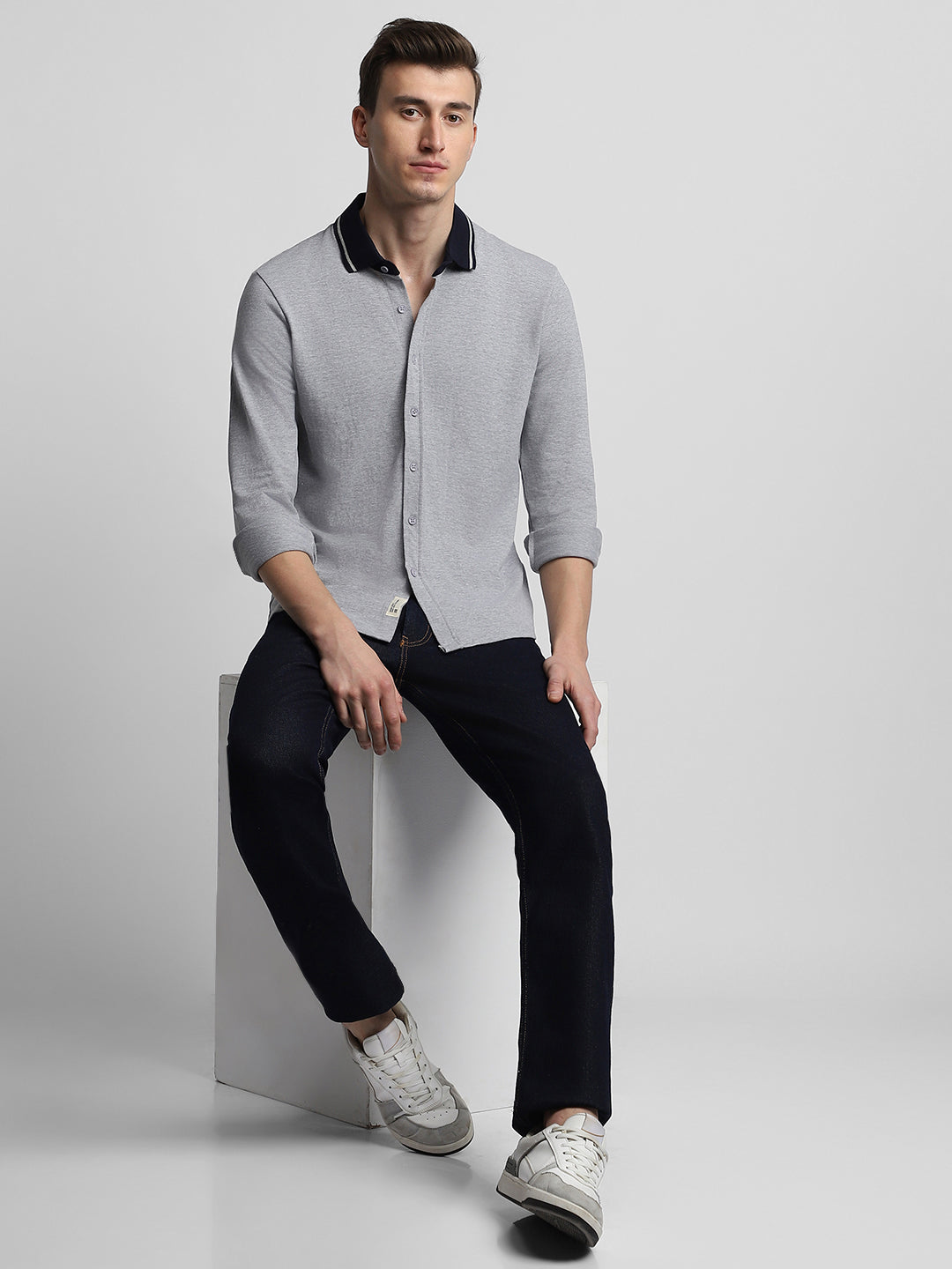 Men's Regular Collar Slim Fit Solid Light Grey Casual Shirts