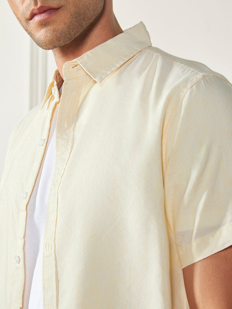 Men's Spread Collar Regular Fit Solid Yellow Casual Shirt