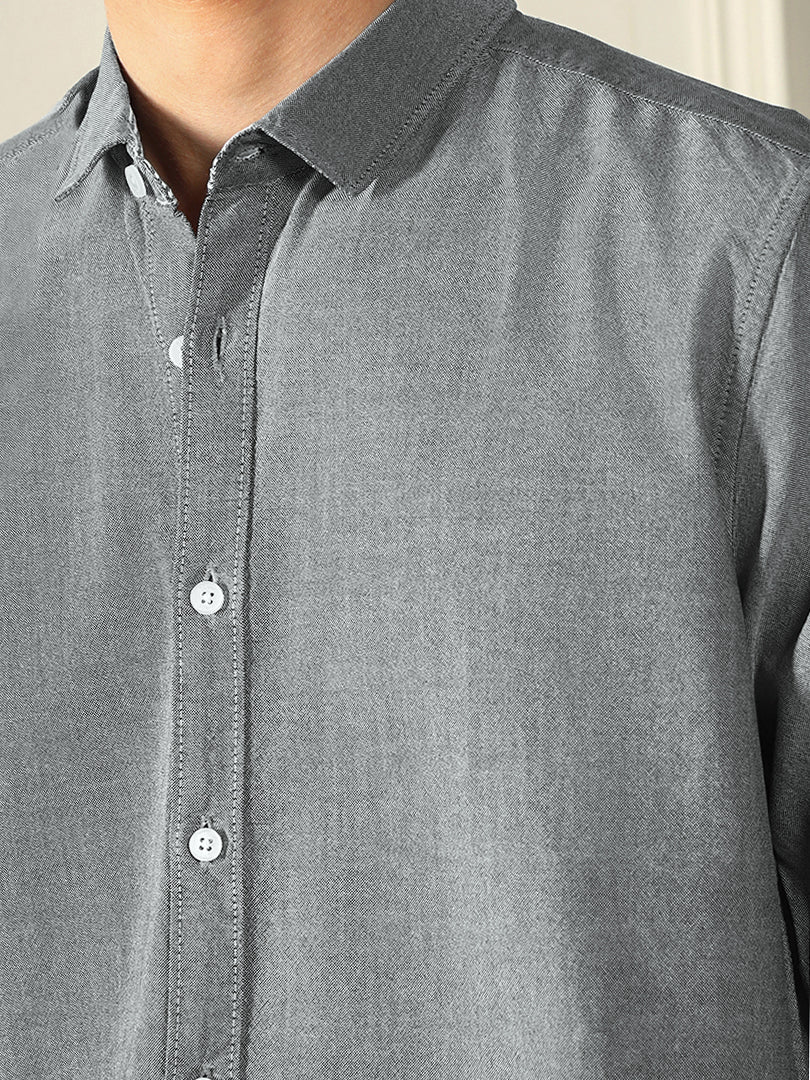 Dennis Lingo Men's Spread Collar Regular Fit Solid Grey Casual Shirt