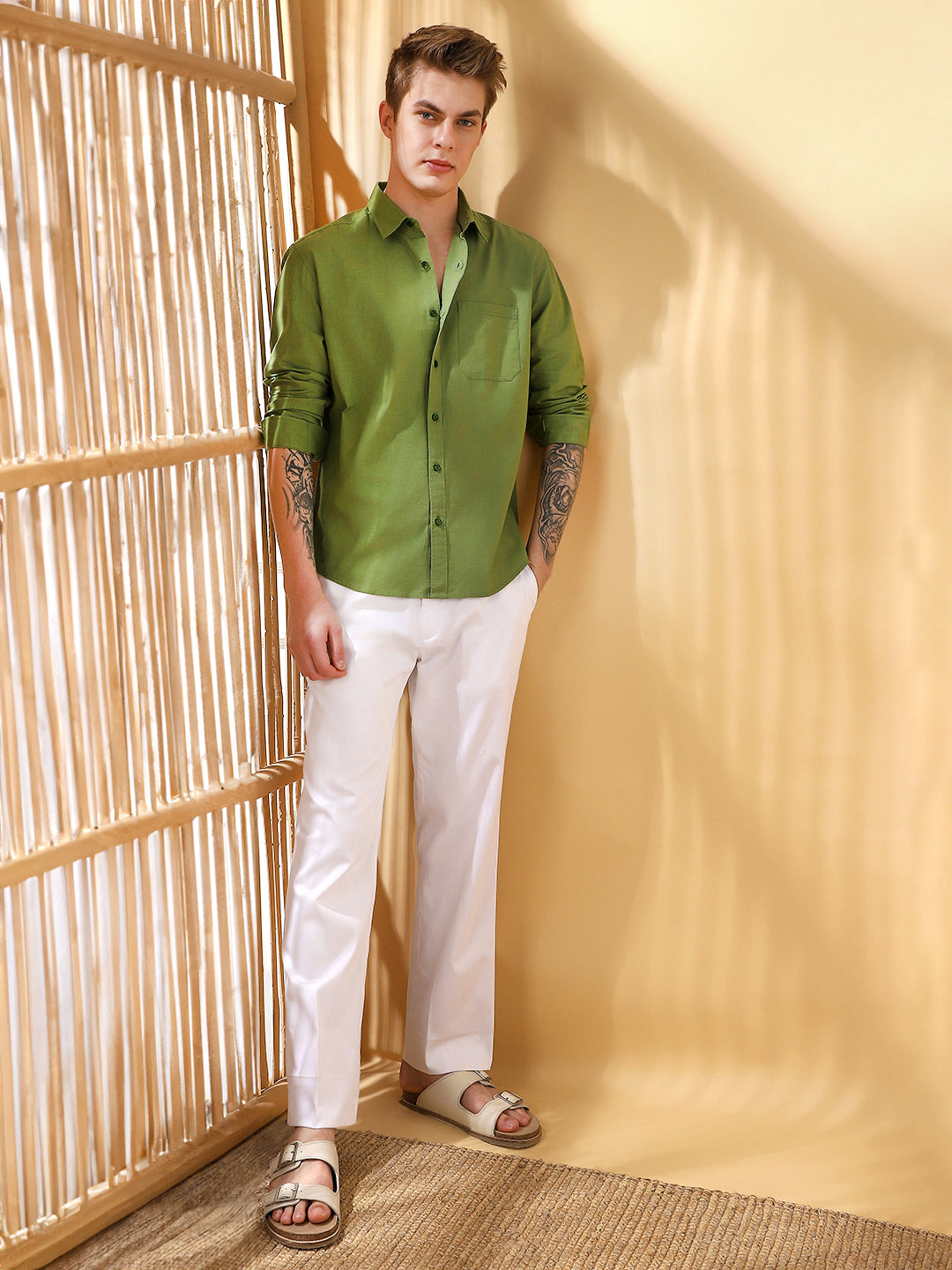 Men's Green Solid Textured Spread Collar Full Sleeves Casual Shirt