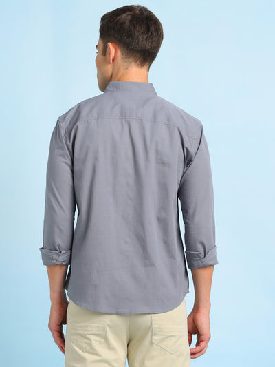 Men Solid Spread Collar Full Sleeves Relaxed Fit Shirt
