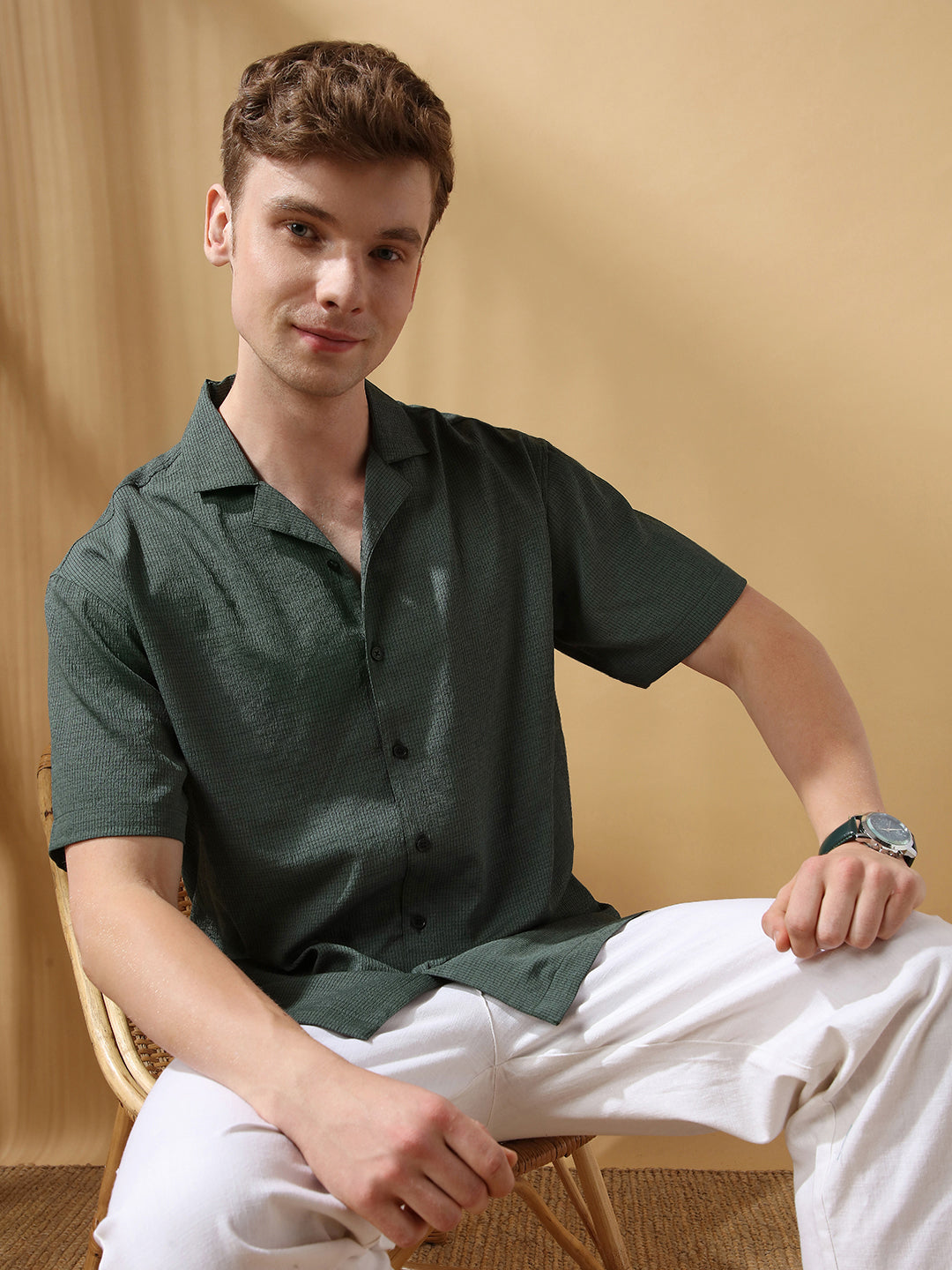 Men's Green Solid Textured Cuban Collar Half Sleeves Casual Shirt