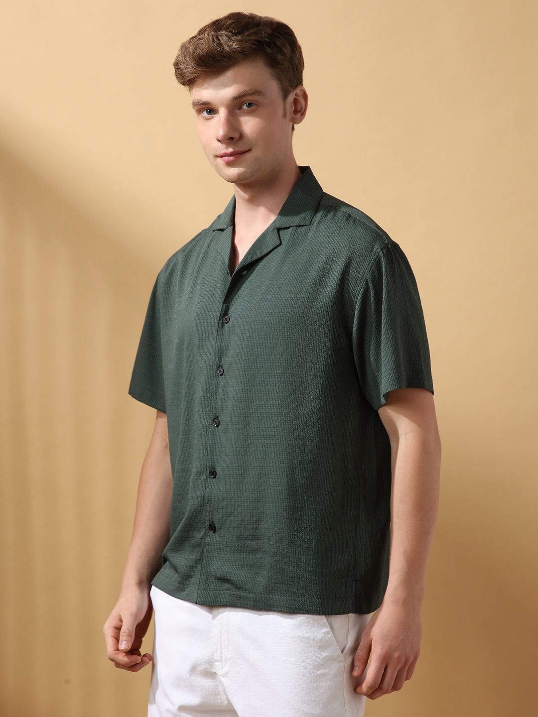 Men's Green Solid Textured Cuban Collar Half Sleeves Casual Shirt
