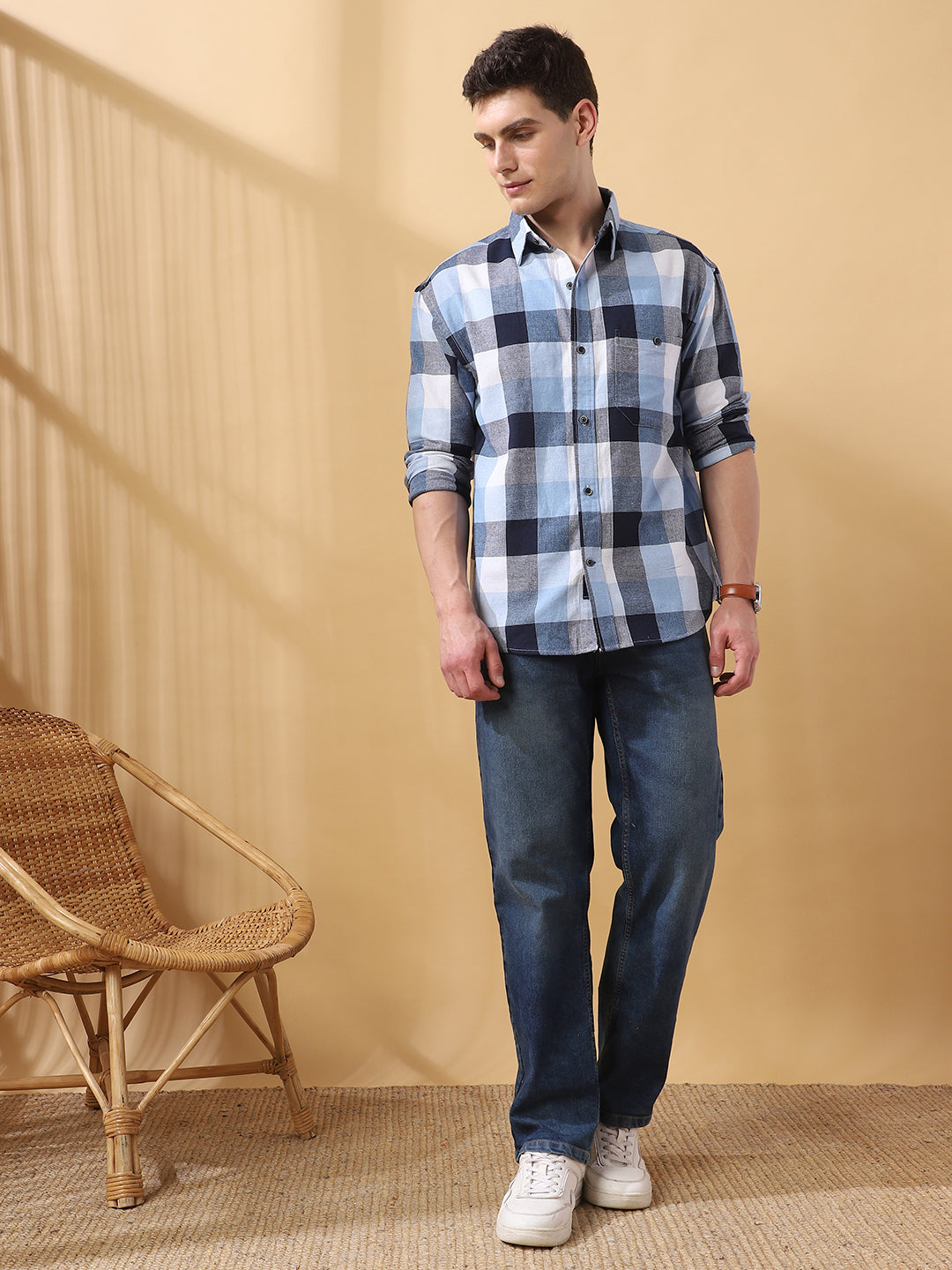Men Checked Spread Collar Full Sleeves Relaxed Fit Shirt