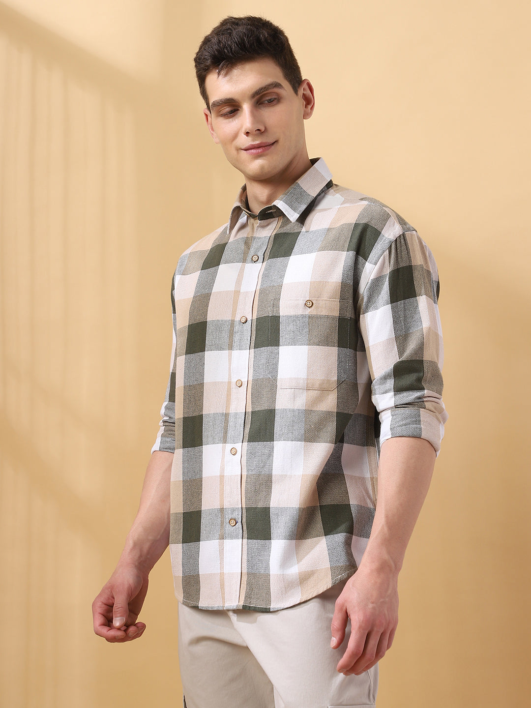 Men's Checked Spread Collar Full Sleeves Relaxed Fit Shirt