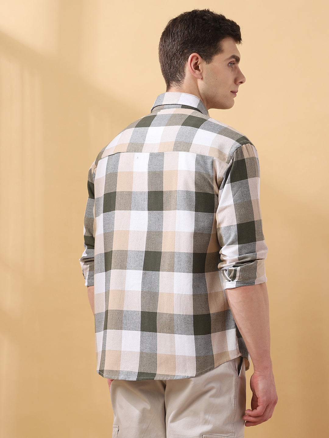 Men's Checked Spread Collar Full Sleeves Relaxed Fit Shirt